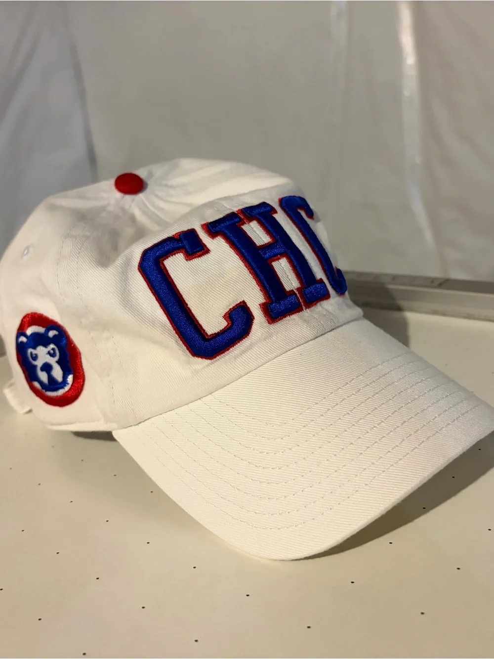 Chicago Cubs Embroidered White Baseball Cap